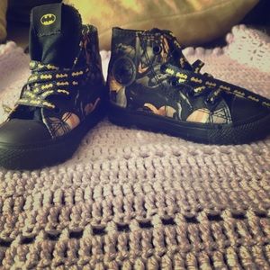 Toddler Batman high top chucks.